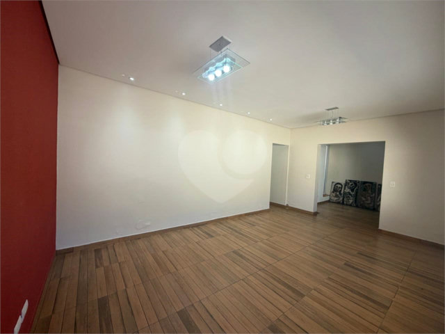 Casa Térrea à venda com 3 quartos, sendo 1 suíte,  em Alto da Boa Vista, São Paulo, SP