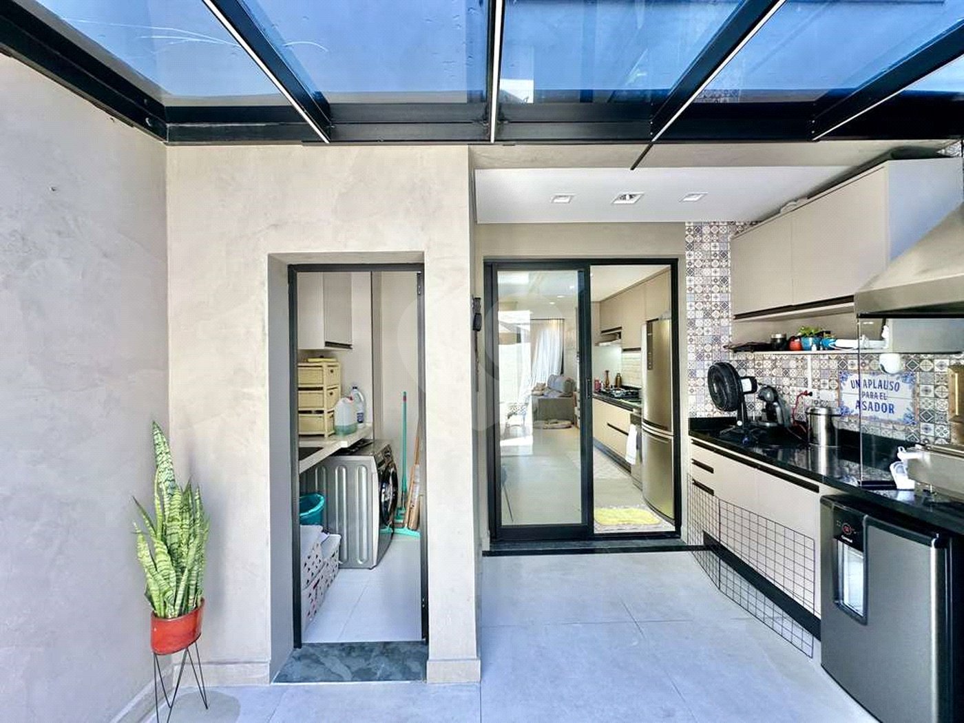 Casa à venda com 2 suítes no condomínio Gran Loft, Cotia - SP