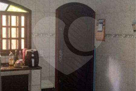 Casa à venda com 3 quartos, sendo 1 suíte, em Jardim dos Ipês, Suzano, SP
