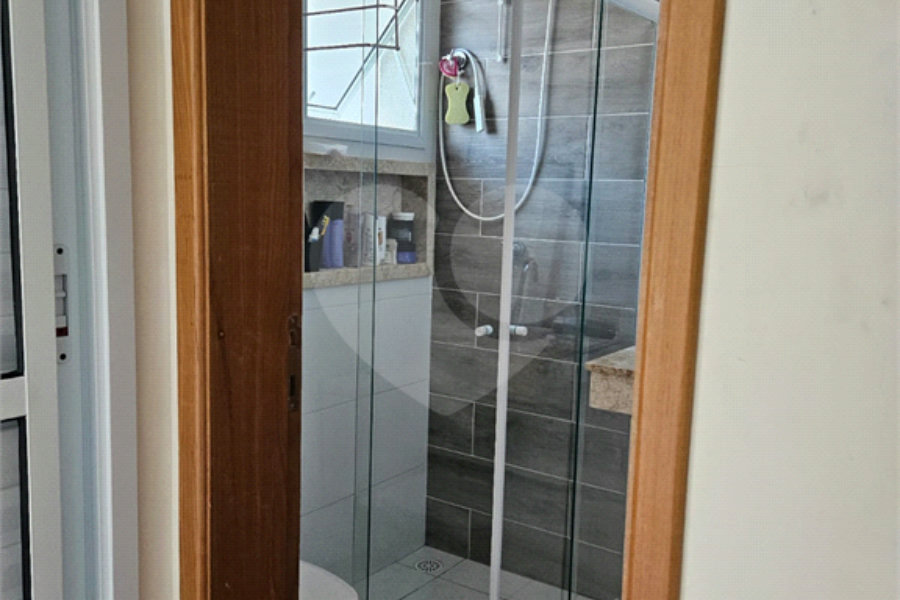 Casa à venda com 3 quartos, sendo 1 suíte, no condomínio Professora Romilde Nogueira de Sá, São Paulo - SP