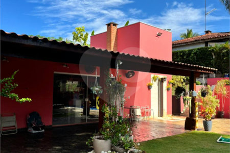 Casa à venda com 3 quartos, sendo 1 suíte,  no condomínio Portal do Sabiá, Araçoiaba da Serra - SP