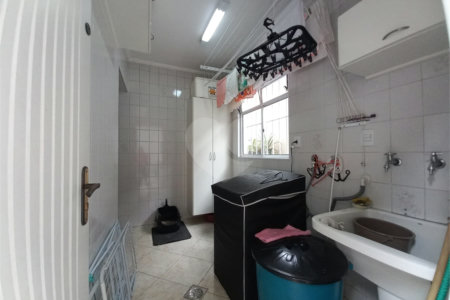 Sobrado à venda com 3 quartos, sendo 1 suíte, em Vila Lúcia, São Paulo, SP