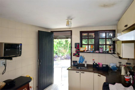 Casa à venda com 5 quartos, sendo 1 suíte, no condomínio Vivendas, Rio de Janeiro - RJ
