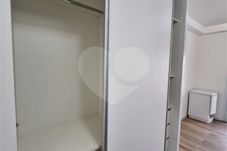 Apartamento à venda com 3 suítes em Vila Anastácio, São Paulo, SP
