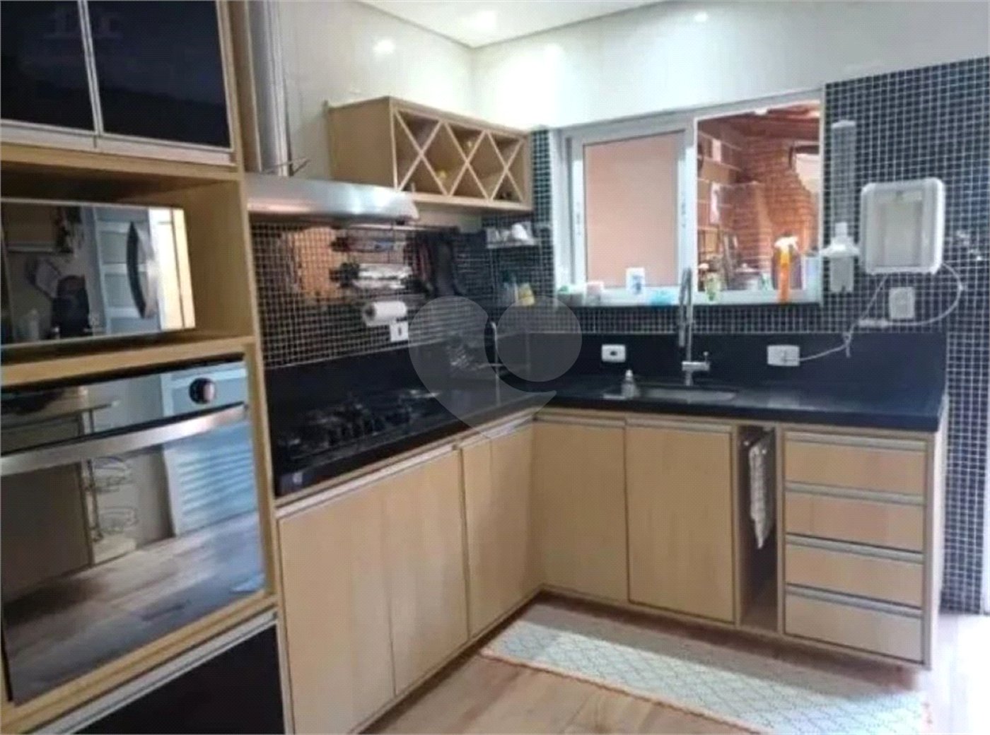 Sobrado à venda com 4 quartos, sendo 1 suíte, em Jaraguá, São Paulo, SP