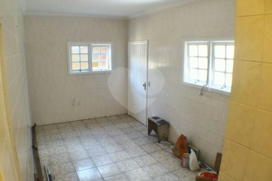 Sobrado à venda com 4 suítes em Horto, São Paulo, SP