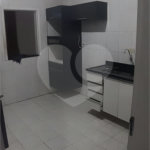 Casa à venda com 3 quartos, sendo 1 suíte, no condomínio Village Palmas, São Paulo - SP