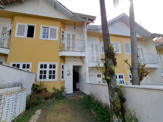 Casa à venda com 2 suítes no condomínio Village Palmas, São Paulo - SP
