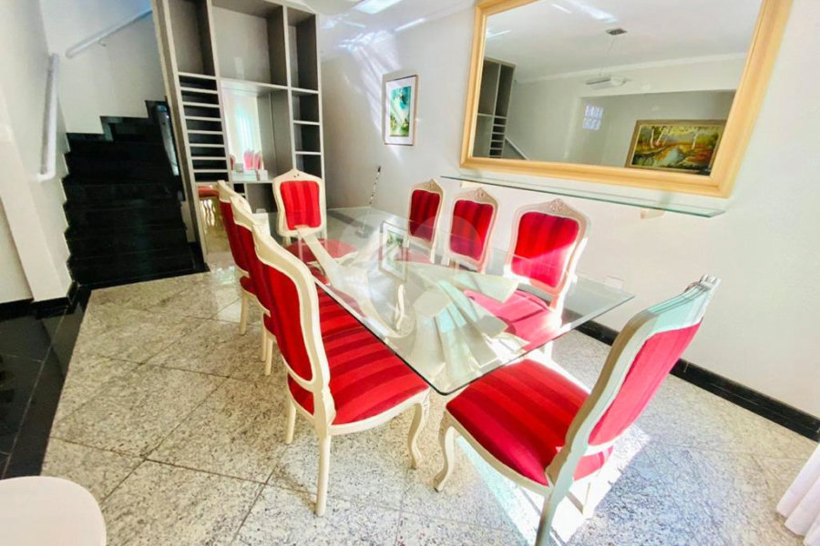 Sobrado à venda com 3 quartos, sendo 1 suíte, em Tremembé, São Paulo, SP