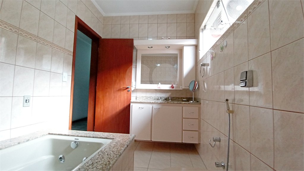 Casa à venda com 5 quartos, sendo 3 suítes, em Nova Vinhedo, Vinhedo, SP