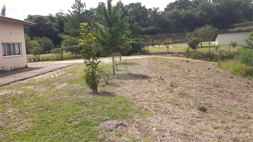 Chácara à venda com 4 quartos, sendo 1 suíte, em Vista Alegre, Vinhedo, SP