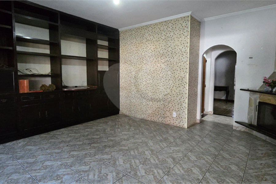 Casa à venda com 3 quartos, sendo 1 suíte, em Morumbi, São Paulo, SP