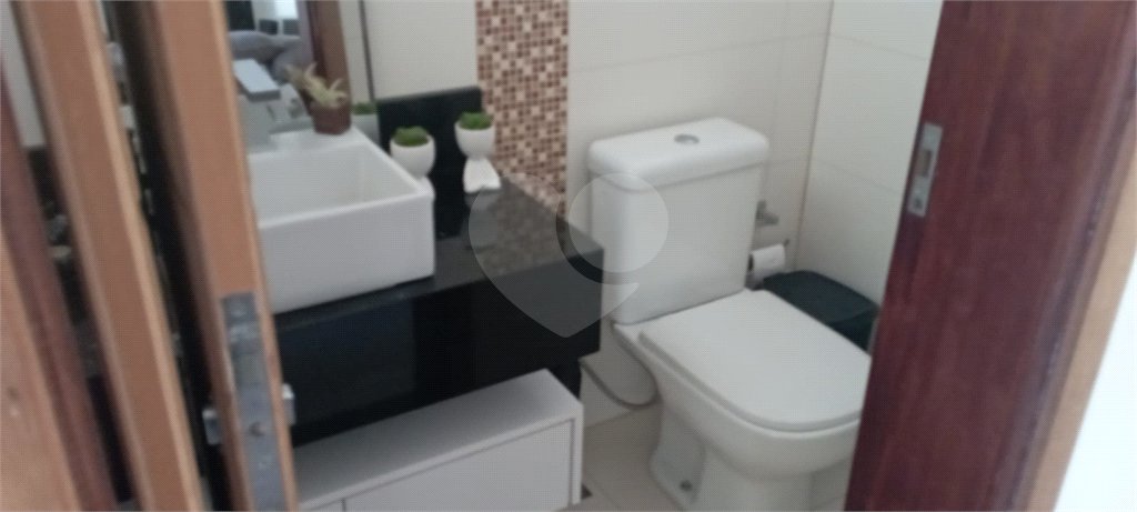Casa à venda com 3 quartos, sendo 1 suíte, no condomínio Campos do Conde I, Paulínia - SP