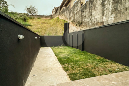 Sobrado à venda com 2 suítes em Vila São Paulo, Mogi das Cruzes, SP