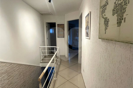 Casa à venda com 3 quartos, sendo 1 suíte, no condomínio Residencial Villagio Vitória, Guarulhos - SP