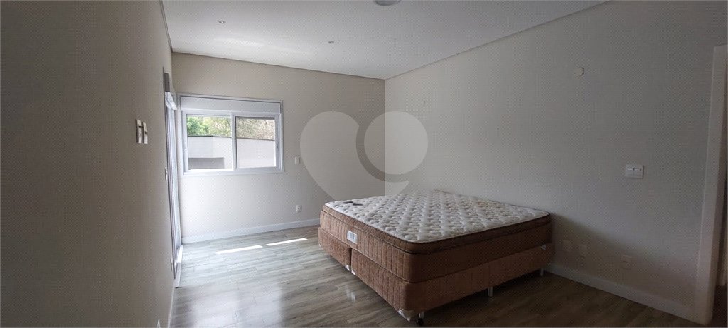 Casa à venda com 3 suítes no condomínio Figueira Garden, Atibaia - SP