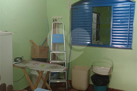 Casa à venda com 4 quartos em Vila Nivi, São Paulo, SP