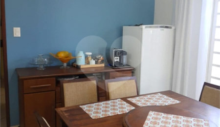 Casa à venda com 3 quartos, sendo 1 suíte, em Vila Geny, Lorena, SP