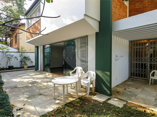 Sobrado à venda com 3 quartos, sendo 1 suíte,  em Granja Julieta, São Paulo, SP