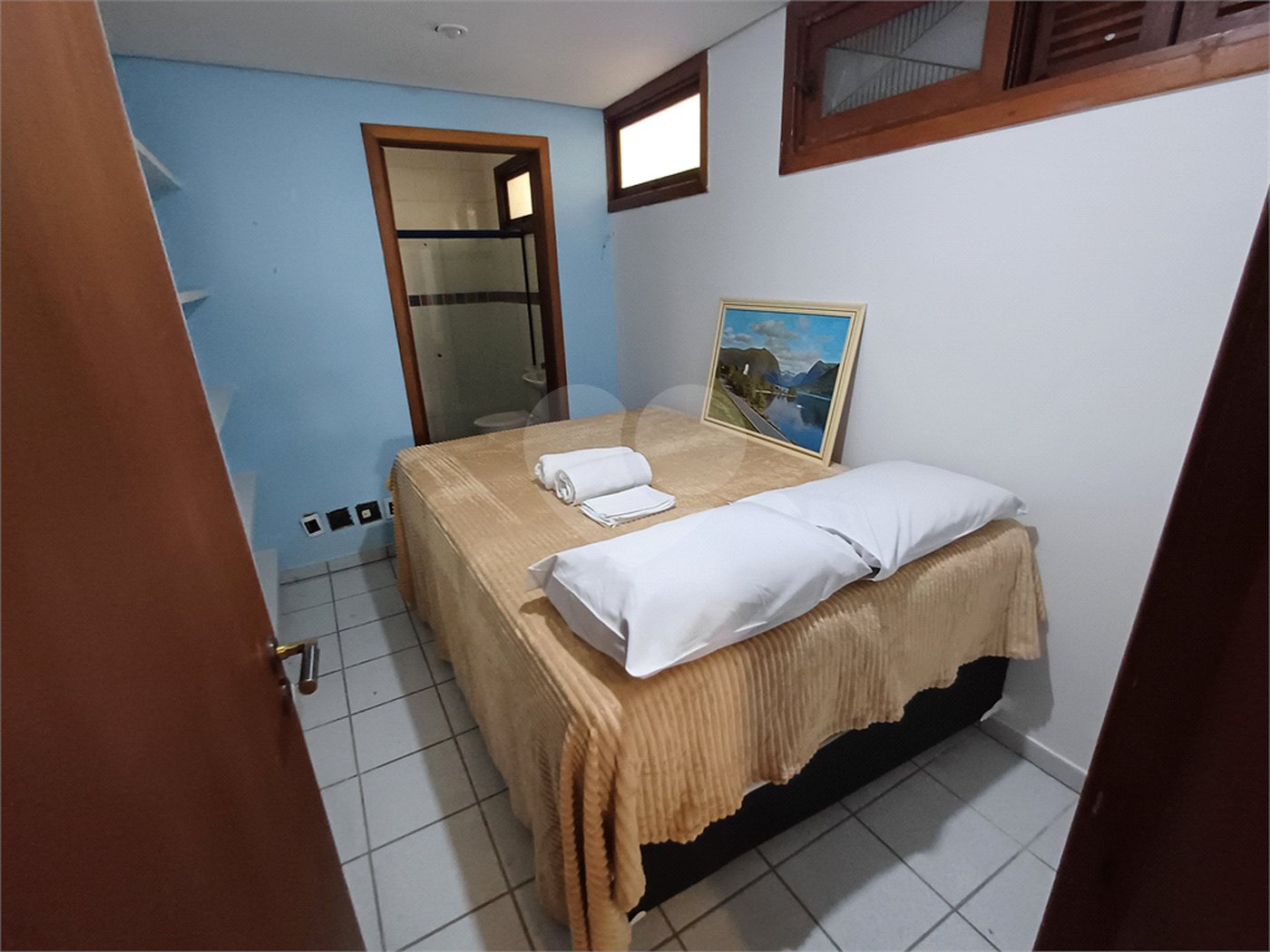 Casa à venda com 4 quartos, sendo 2 suítes, no condomínio Champs Elysees Village, Mairiporã - SP