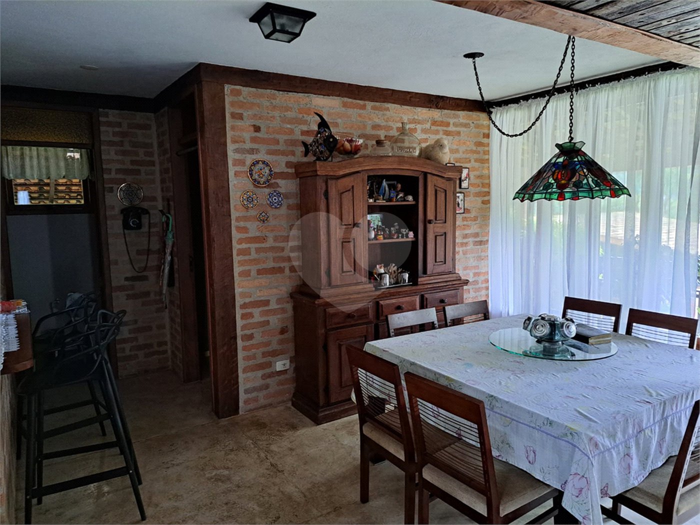 Casa à venda ou para alugar com 3 quartos, sendo 1 suíte,  no condomínio Parque Petrópolis 4 Secção, Mairiporã - SP