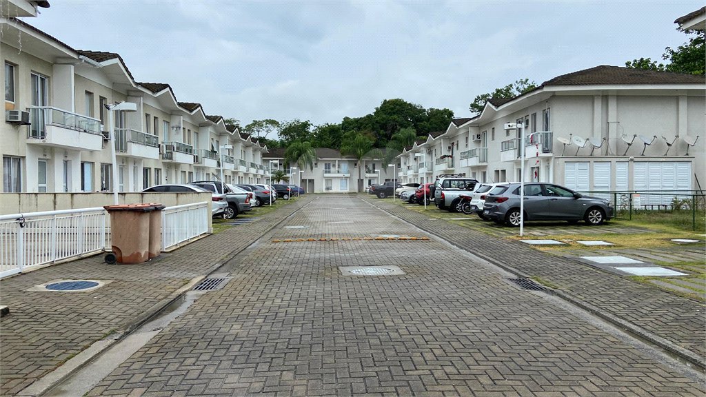 Casa à venda com 3 quartos, sendo 1 suíte, no condomínio Vivant, Rio de Janeiro - RJ