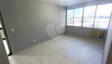 Apartamento à venda com 3 quartos, sendo 1 suíte,  em Rio Comprido, Rio de Janeiro, RJ