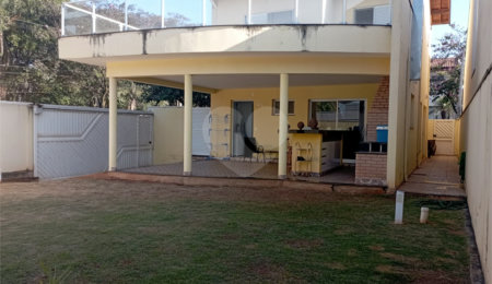Casa à venda com 3 quartos, sendo 1 suíte, no condomínio Campos do Conde I, Paulínia - SP