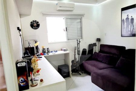 Sobrado à venda com 3 quartos, sendo 1 suíte,  em Jardim Leocádia, Sorocaba, SP