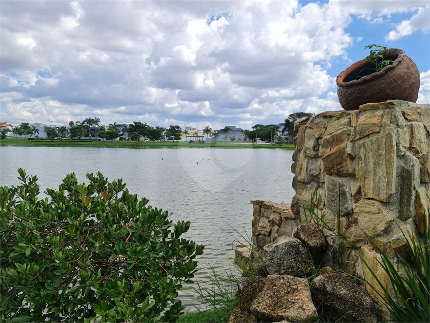Casa à venda com 3 quartos, sendo 1 suíte, no condomínio Ibiti Royal Park, Sorocaba - SP