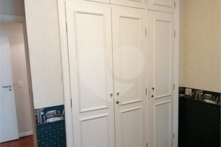 Apartamento à venda com 3 quartos, sendo 1 suíte, em Jardim Paulista, São Paulo, SP