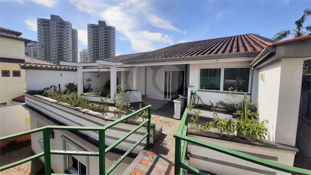 Casa à venda com 4 quartos, sendo 2 suítes, em Jardim Prudência, São Paulo, SP
