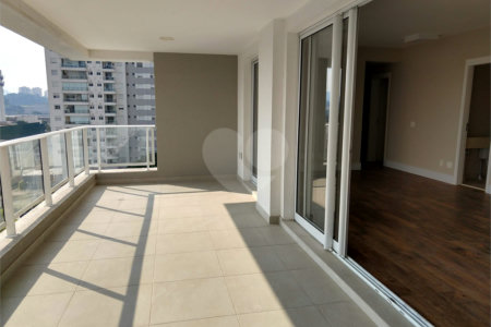 Apartamento à venda com 3 suítes em Vila Anastácio, São Paulo, SP