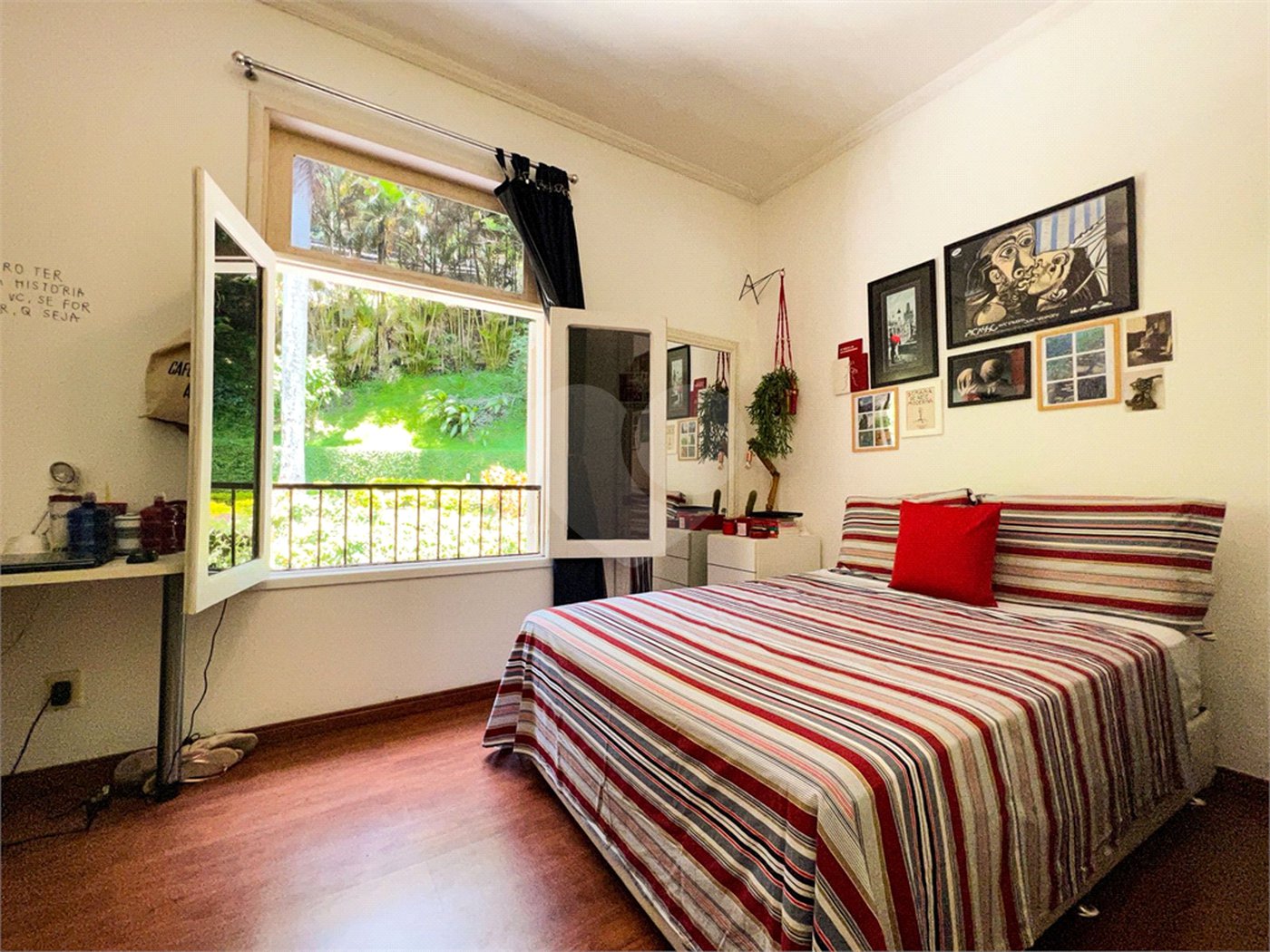 Casa à venda com 5 quartos, sendo 3 suítes,  em São Conrado, Rio de Janeiro, RJ