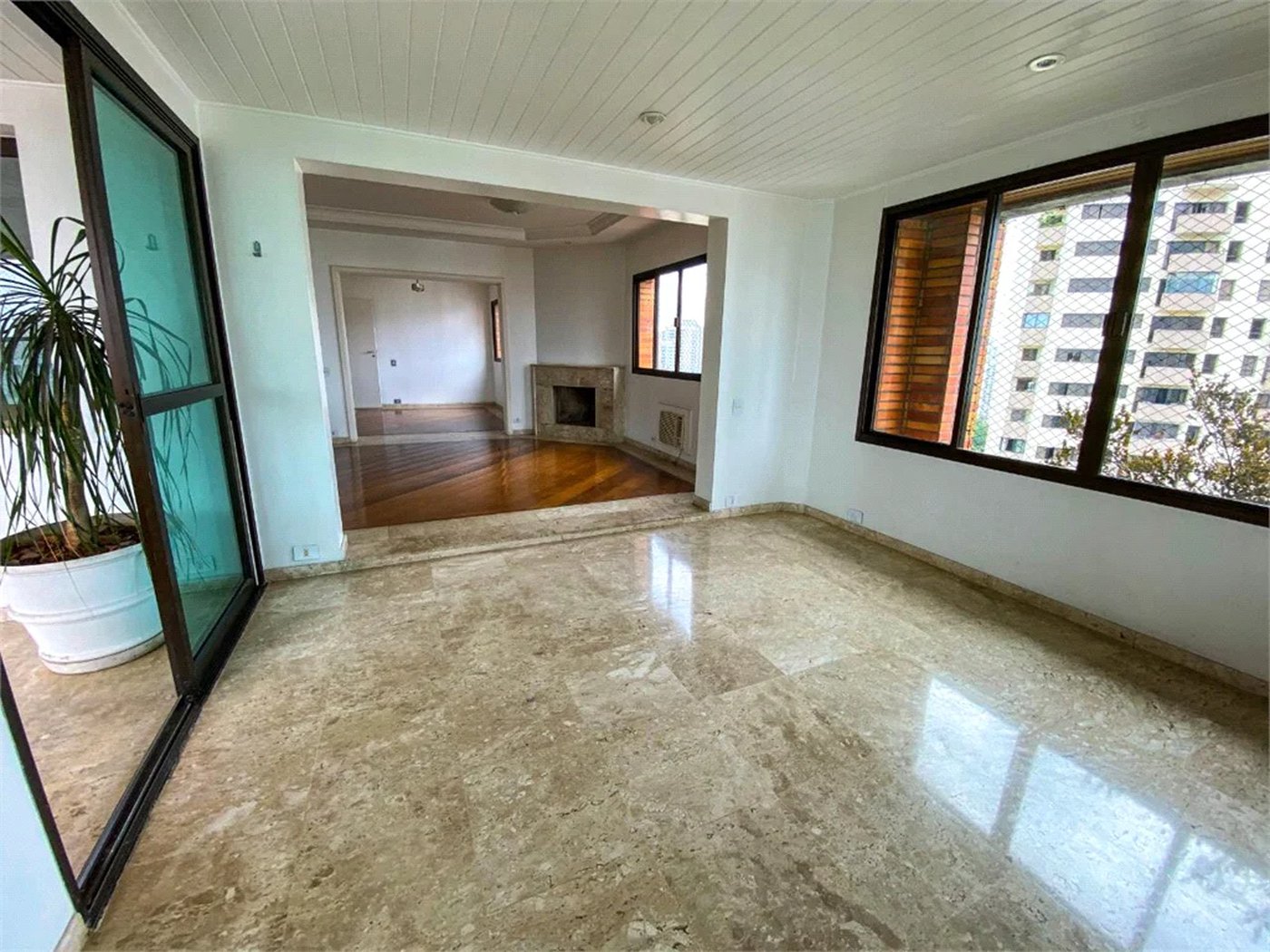Apartamento à venda com 4 suítes em Vila Suzana, São Paulo, SP
