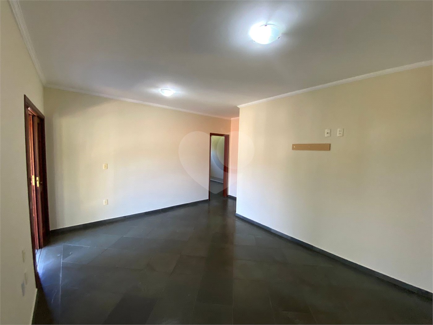 Casa à venda com 3 suítes no condomínio Villaggio Capriccio, Louveira - SP