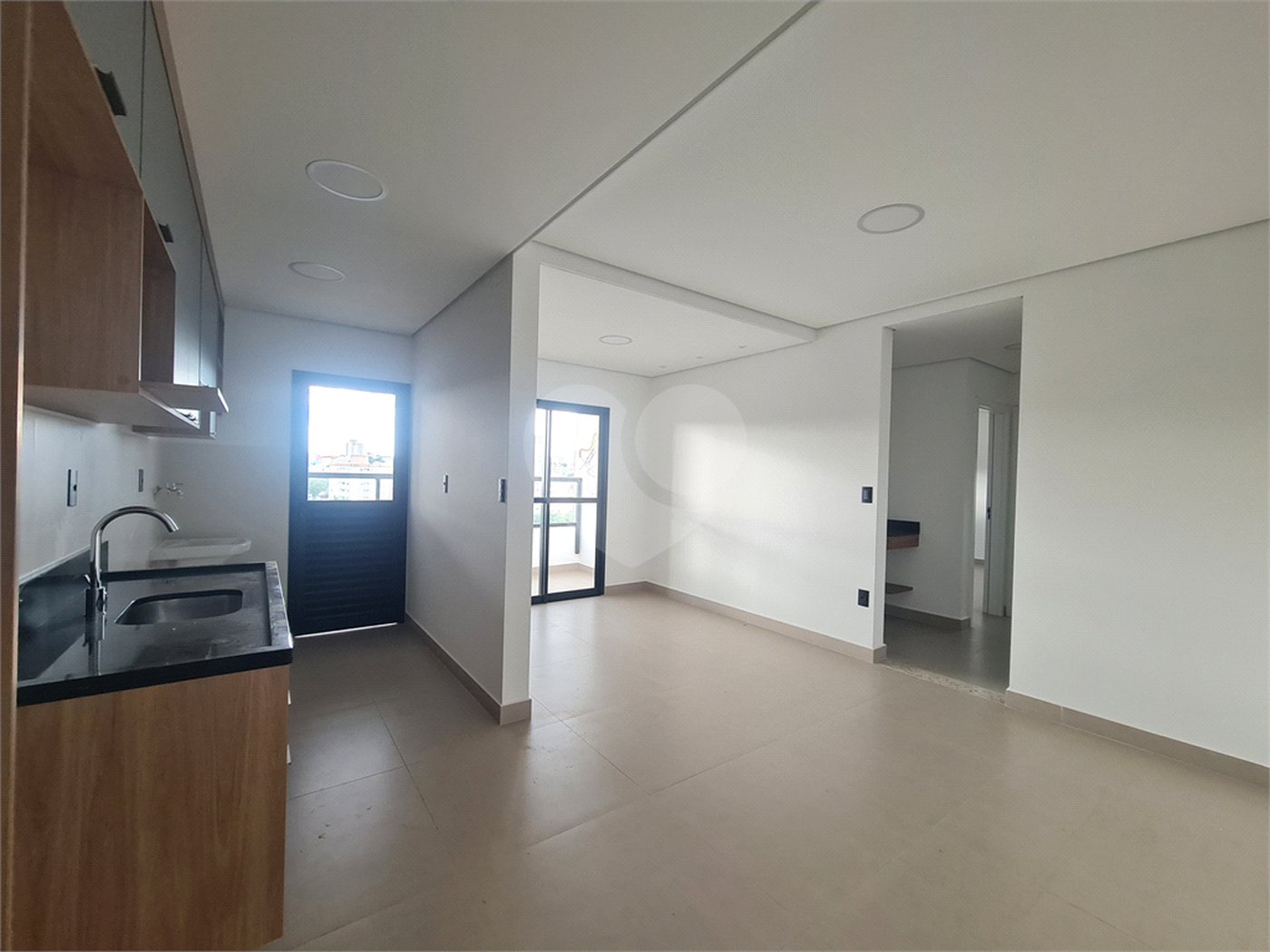 Apartamento à venda com 3 quartos, sendo 1 suíte,  em Jardim Refúgio, Sorocaba, SP