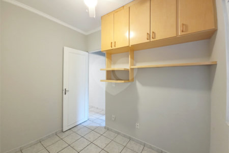 Casa à venda com 3 quartos, sendo 1 suíte, no condomínio Parque das Árvores, Sorocaba - SP