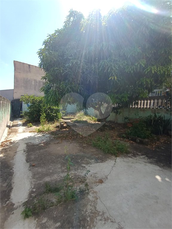 Casa à venda com 4 quartos, sendo 1 suíte, no condomínio Shangri-la, Atibaia - SP