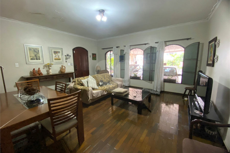 Sobrado à venda com 3 quartos, sendo 1 suíte, em Palmas do Tremembé, São Paulo, SP