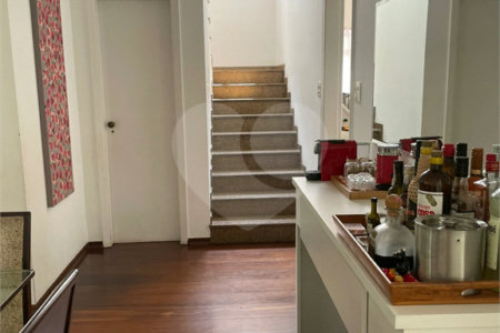 Sobrado à venda com 4 quartos, sendo 1 suíte, em Jardim Prudência, São Paulo, SP