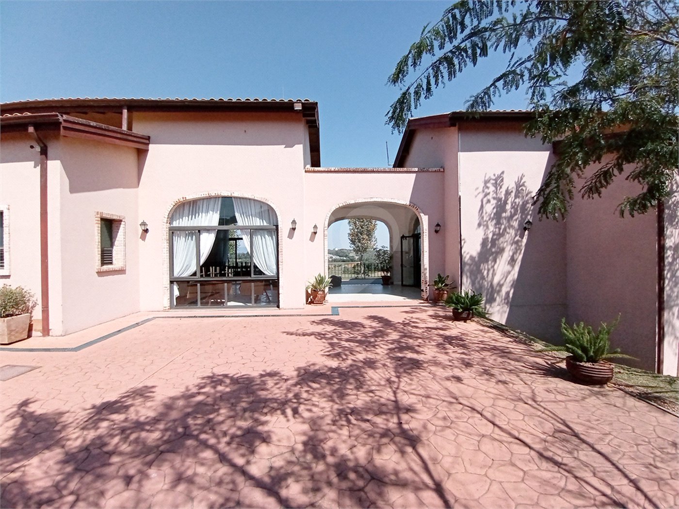 Casa à venda com 3 suítes no condomínio Campo de Toscana, Vinhedo - SP