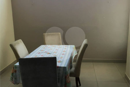 Sobrado à venda com 3 suítes em Vila Nivi, São Paulo, SP