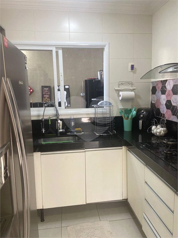 Casa à venda com 3 quartos, sendo 1 suíte,  no condomínio Vida, Mogi das Cruzes - SP