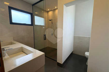 Casa à venda com 4 suítes no condomínio Portal dos Bandeirantes, Salto - SP