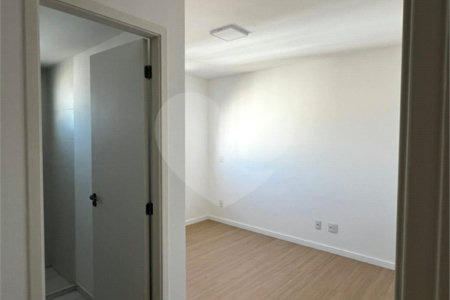 Apartamento à venda com 3 quartos, sendo 2 suítes, em Parque Reboucas, São Paulo, SP