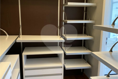 Apartamento à venda com 3 suítes em Vila Andrade, São Paulo, SP