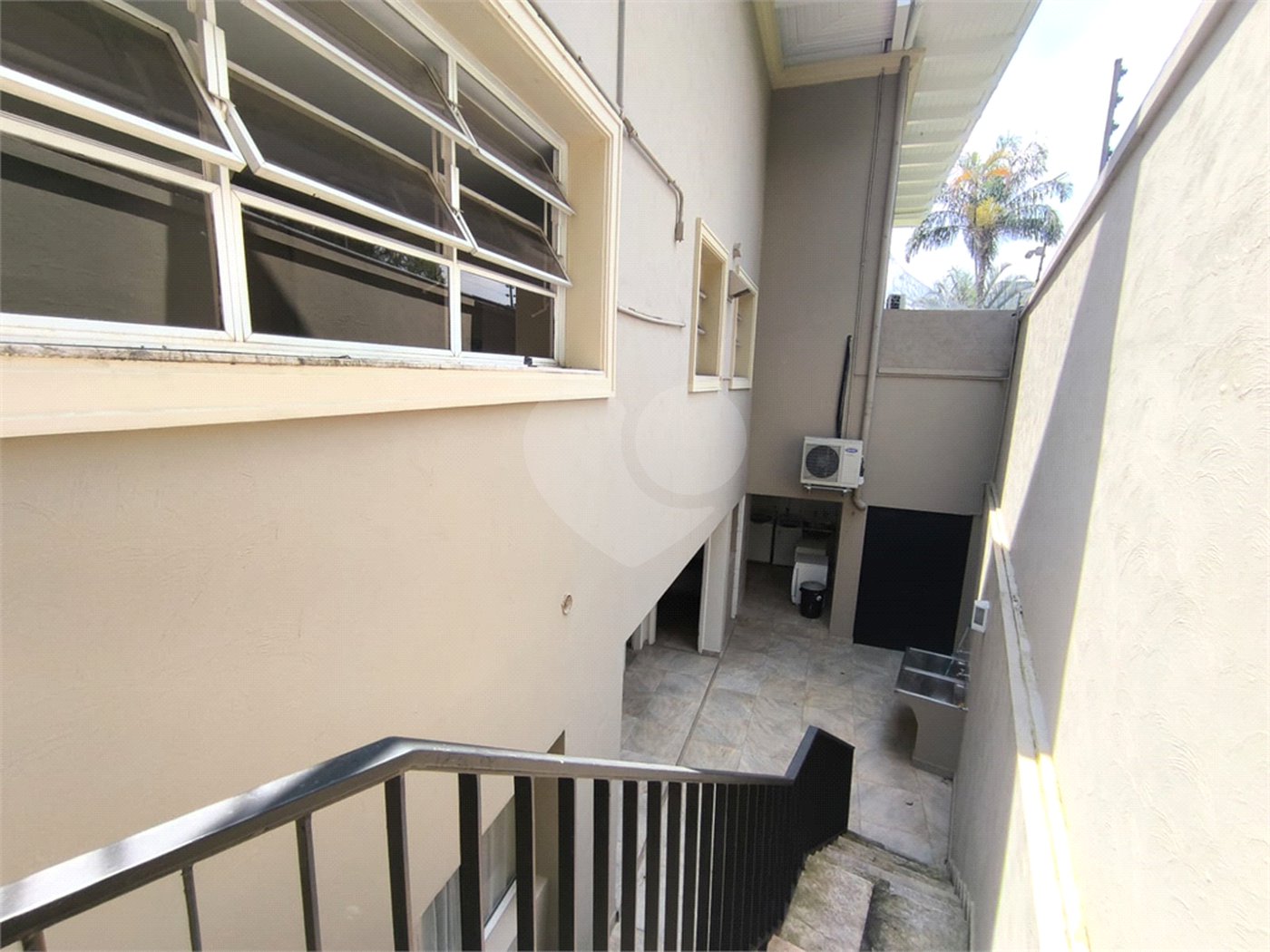 Casa à venda com 5 quartos, sendo 4 suítes, em Cidade Jardim, São Paulo, SP