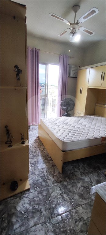 Casa à venda com 5 quartos, sendo 3 suítes, no condomínio Village Texeira Campos, Rio de Janeiro - RJ
