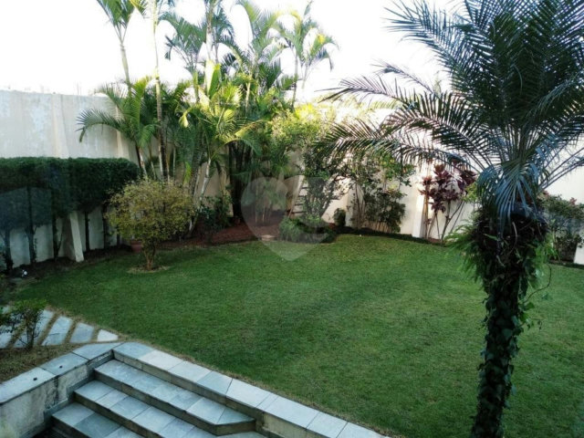 Sobrado à venda com 4 suítes em Chácara Monte Alegre, São Paulo, SP